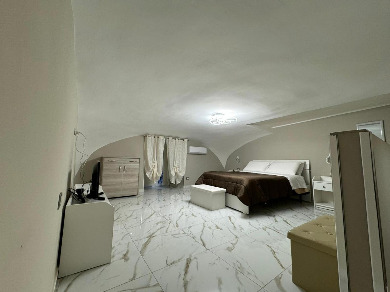 Pizzaiola'S Home Napoli Bagian luar foto
